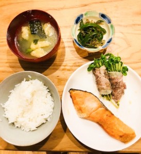 朝食